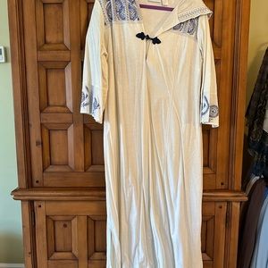 Moroccan caftan with hood